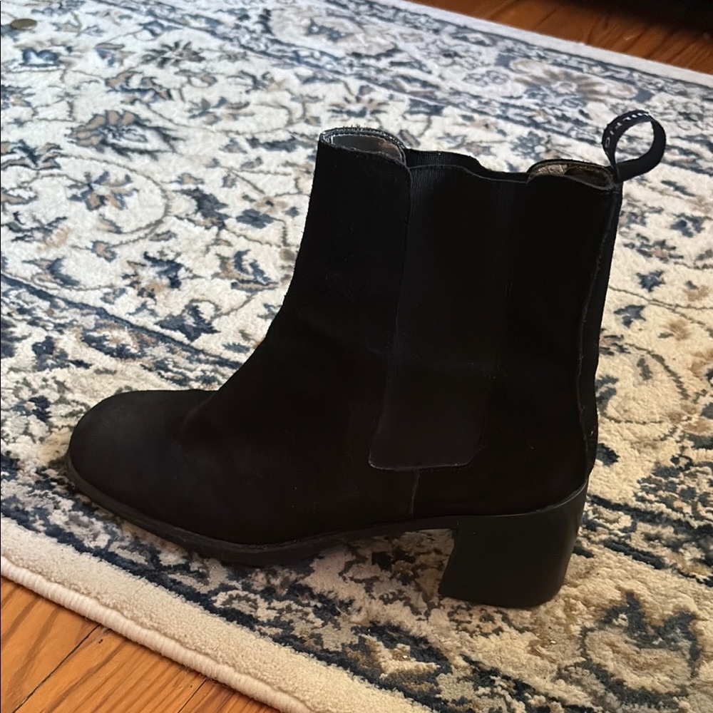 Tommy Hilfiger Black Ankle Boots with Chunky Heel